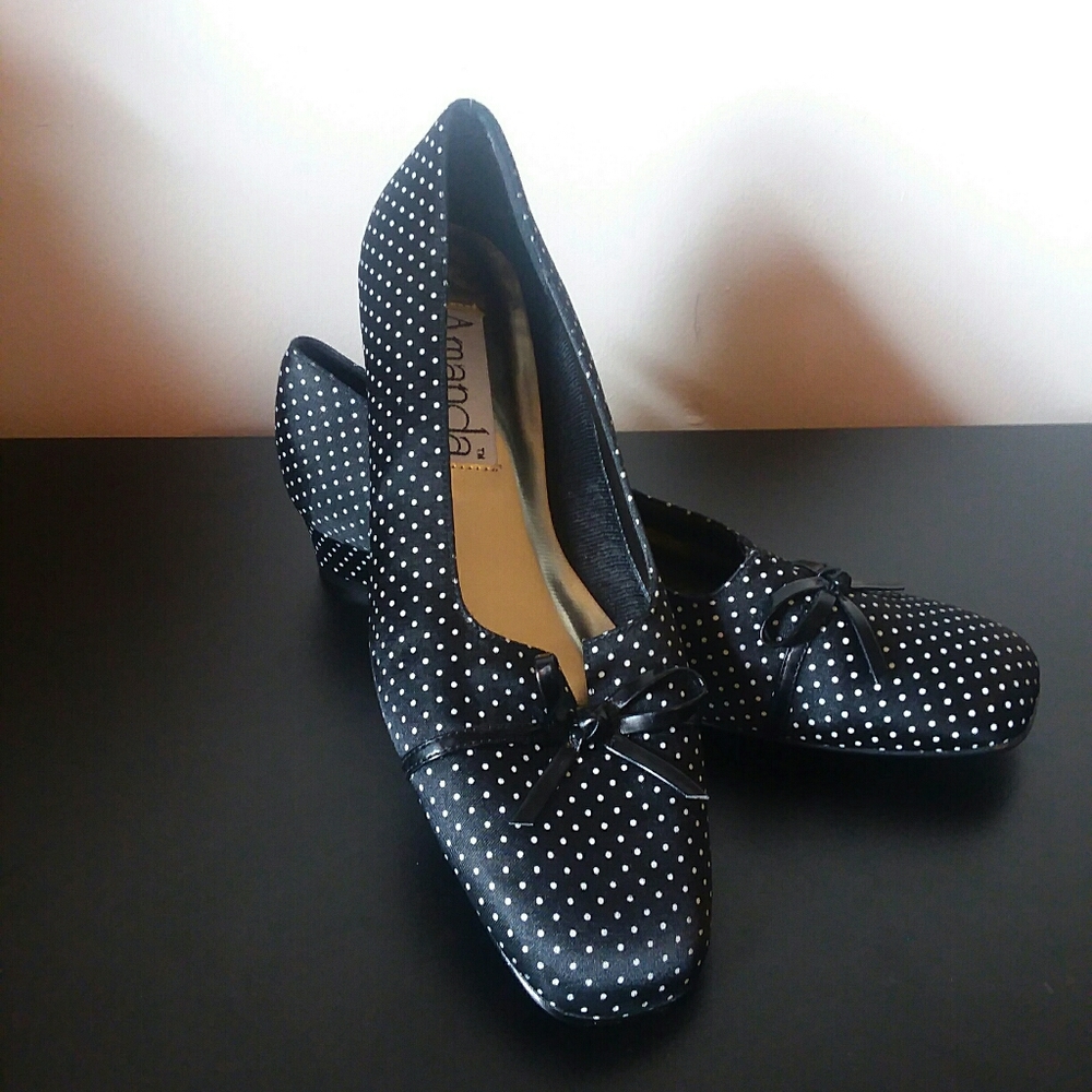 NWOT, Amanda flats